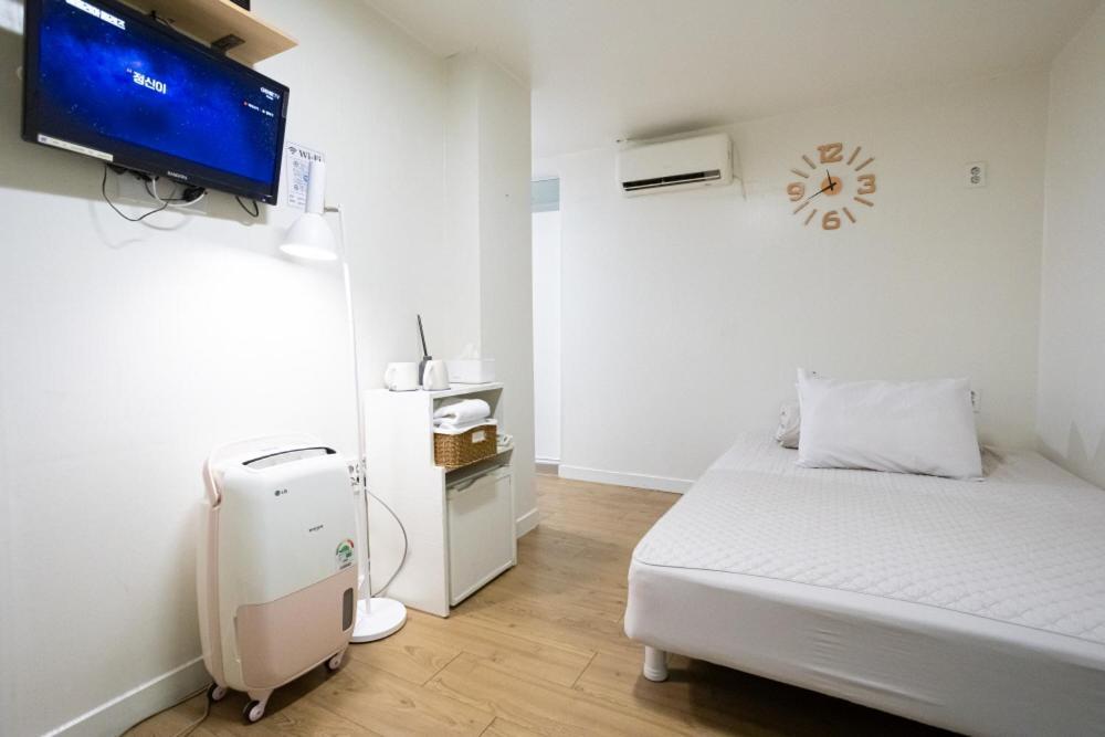 K Stay Guesthouse Myeongdong First Seoul Exterior photo