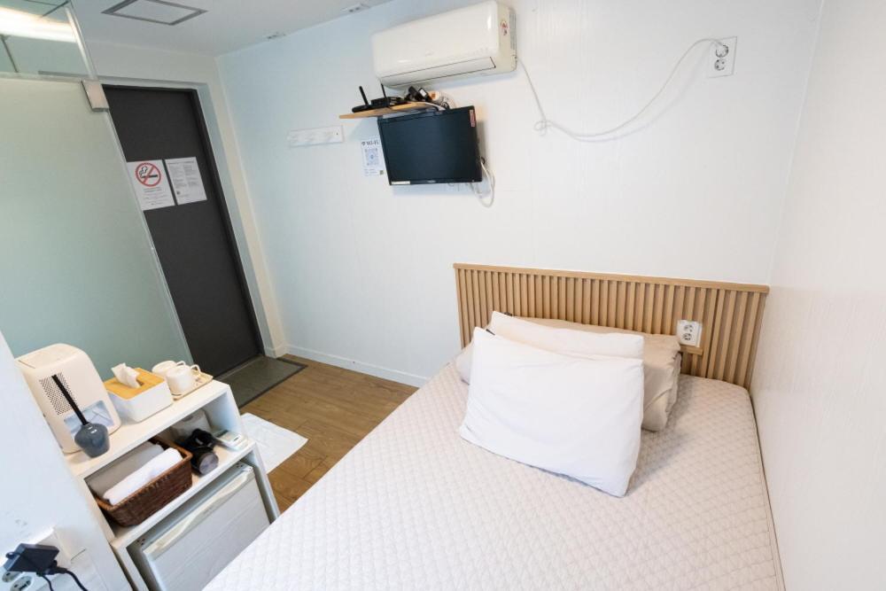 K Stay Guesthouse Myeongdong First Seoul Exterior photo