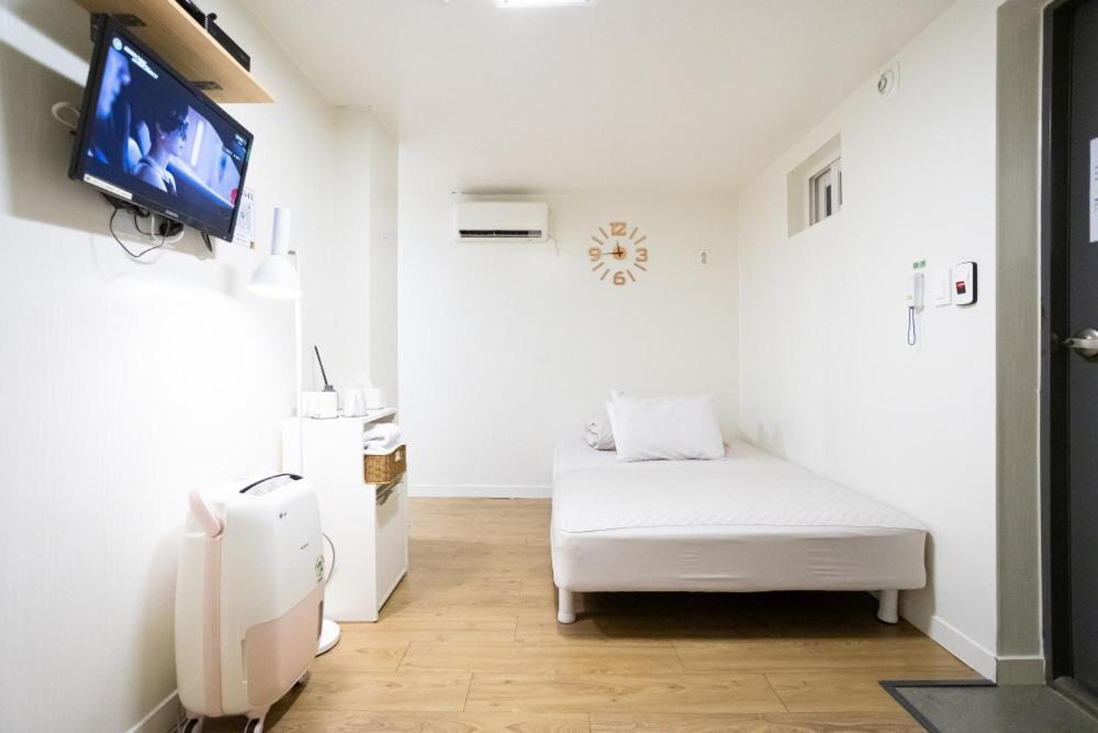 K Stay Guesthouse Myeongdong First Seoul Exterior photo