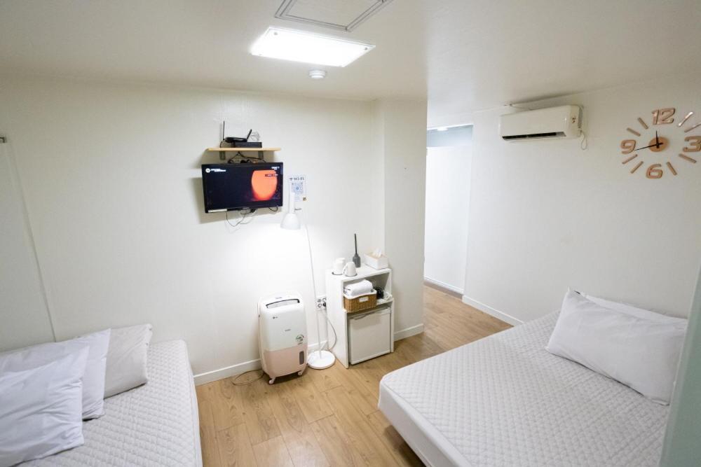 K Stay Guesthouse Myeongdong First Seoul Exterior photo